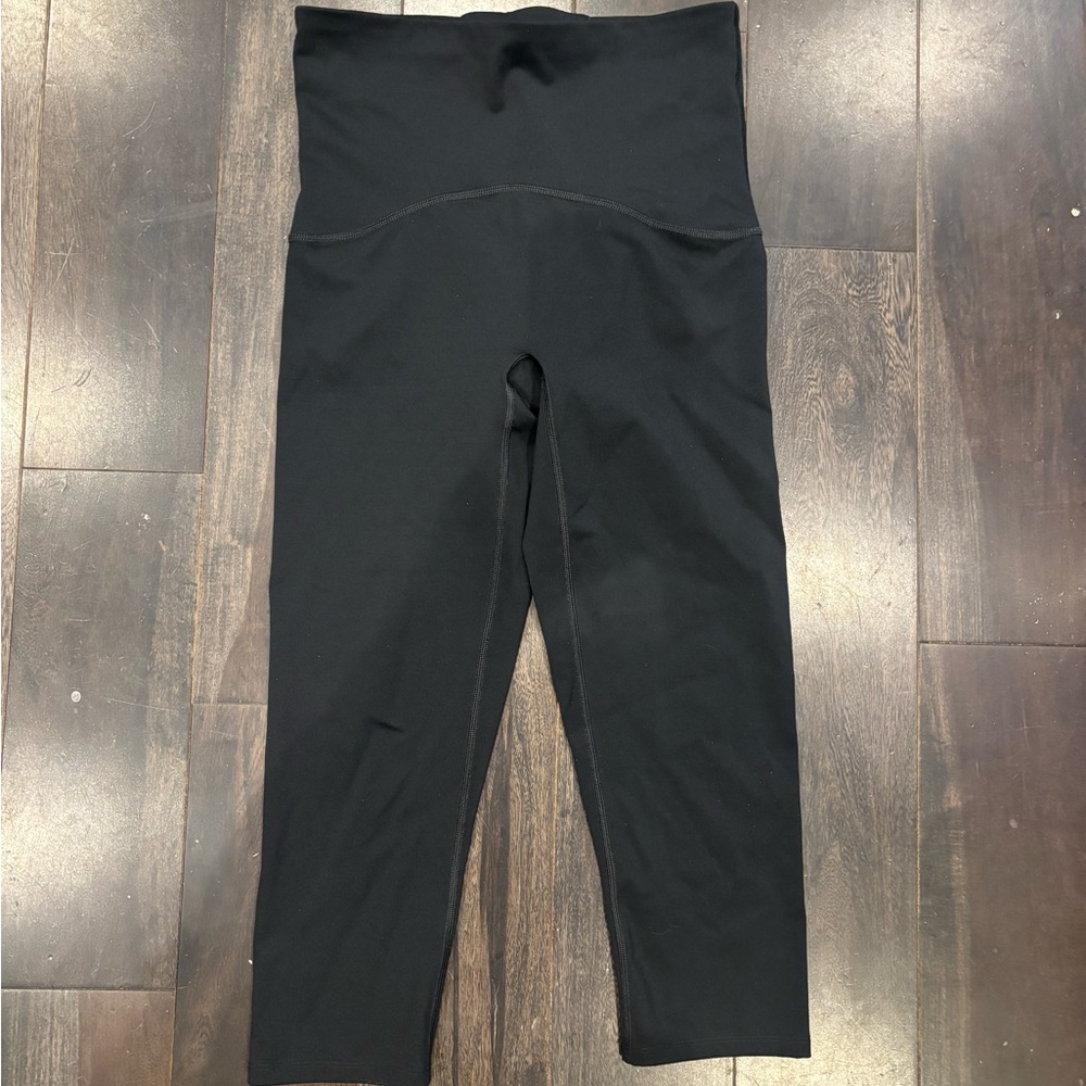 SPANX shape booty boost high waist cropped compression yoga pants medium black